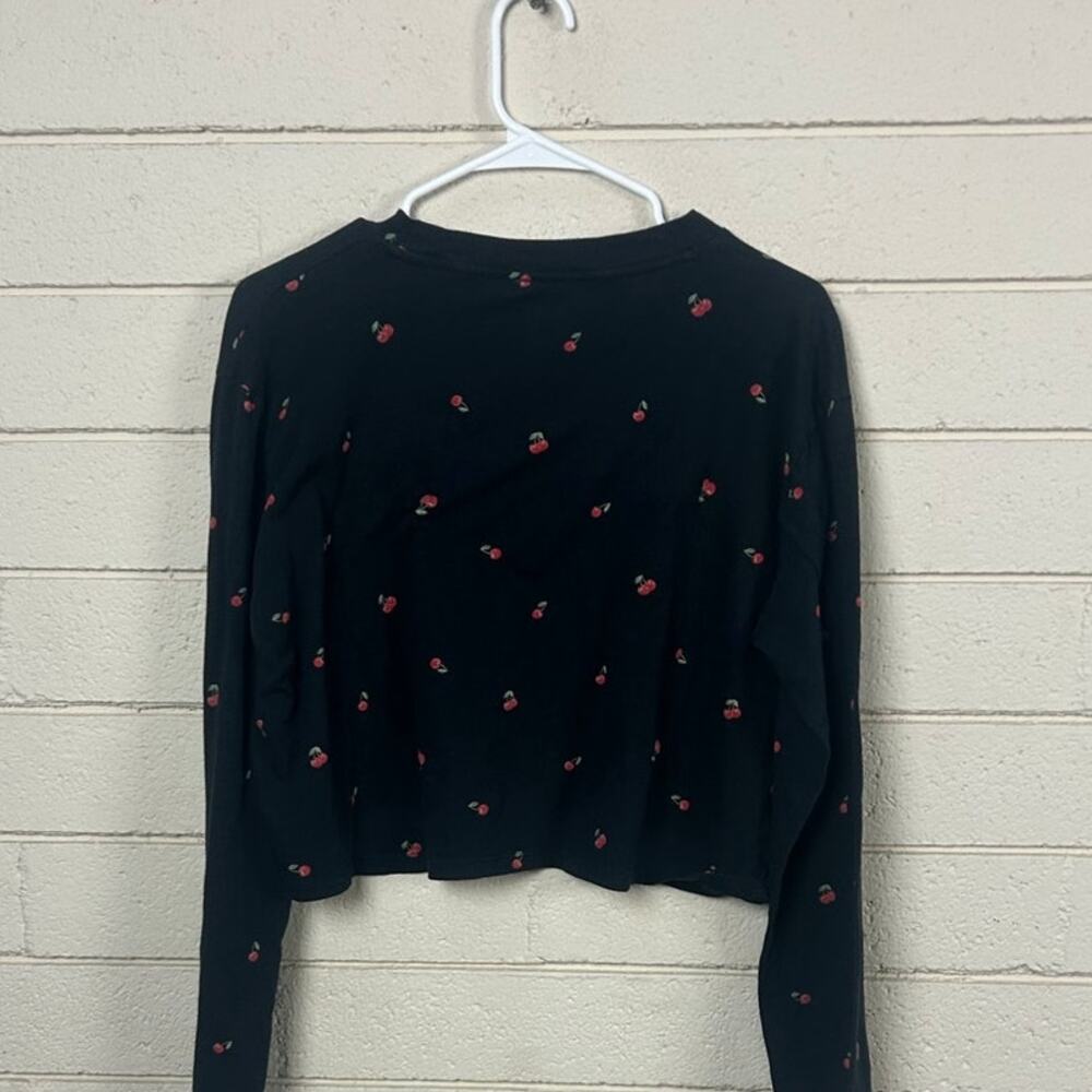 PINK Victoria’s Secret Black Cherry Print Crop Tee size L - Picture 6 of 8